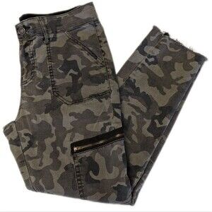 Gianni Bini 68% cotton tummy control green camouflage ankle pants M